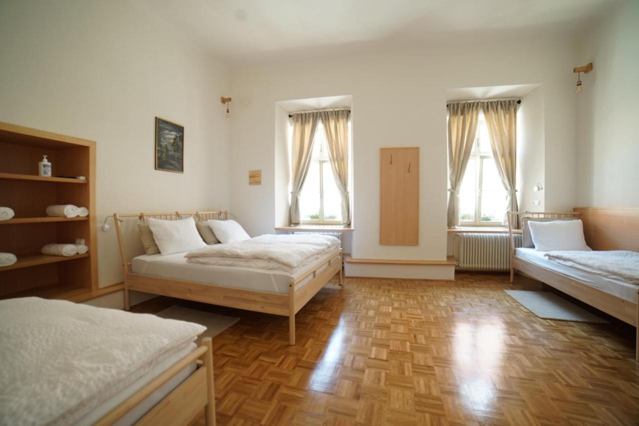 Sobe Prostija Apartment Ptuj Luaran gambar