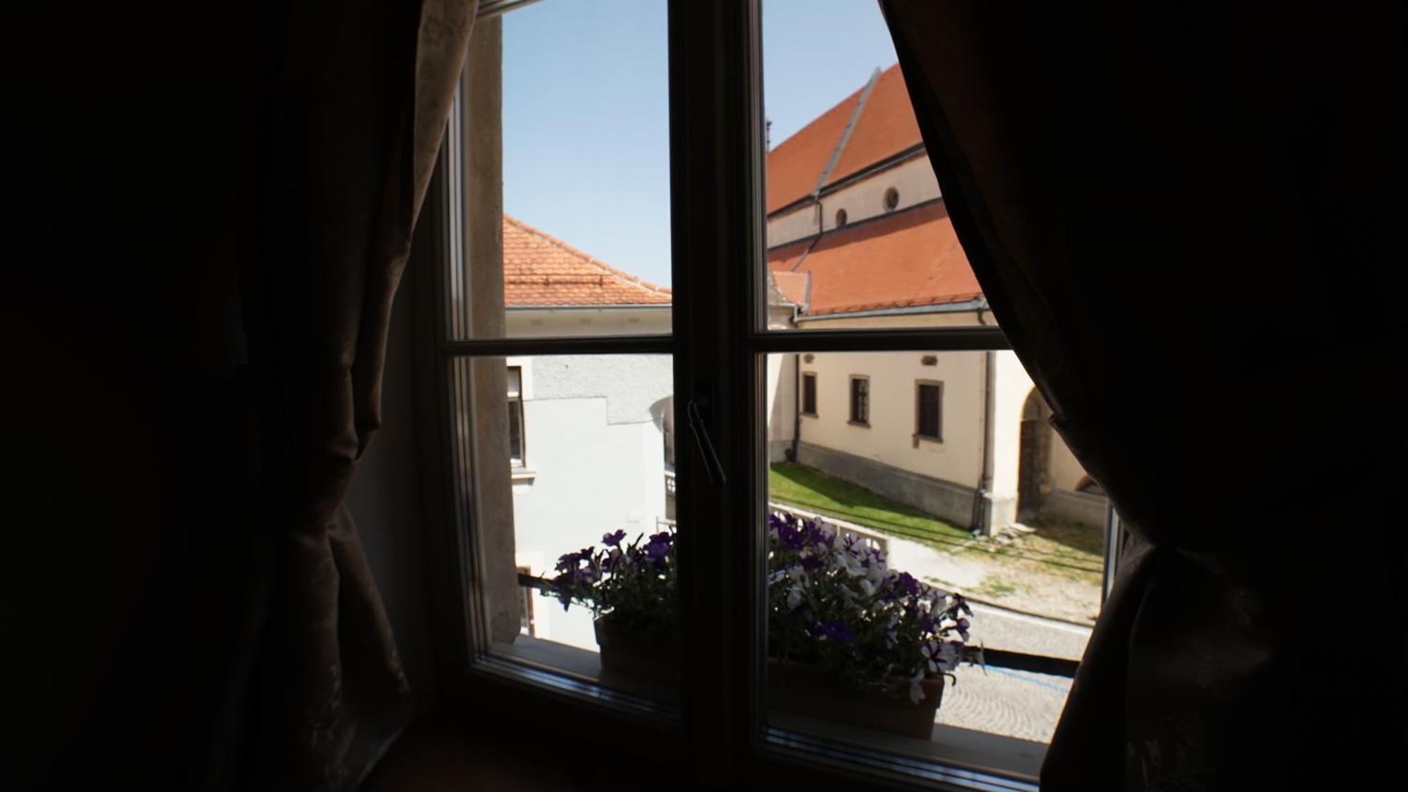 Sobe Prostija Apartment Ptuj Luaran gambar